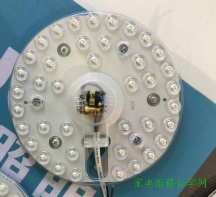 18W的LED吸顶灯如何更换灯珠（图）？